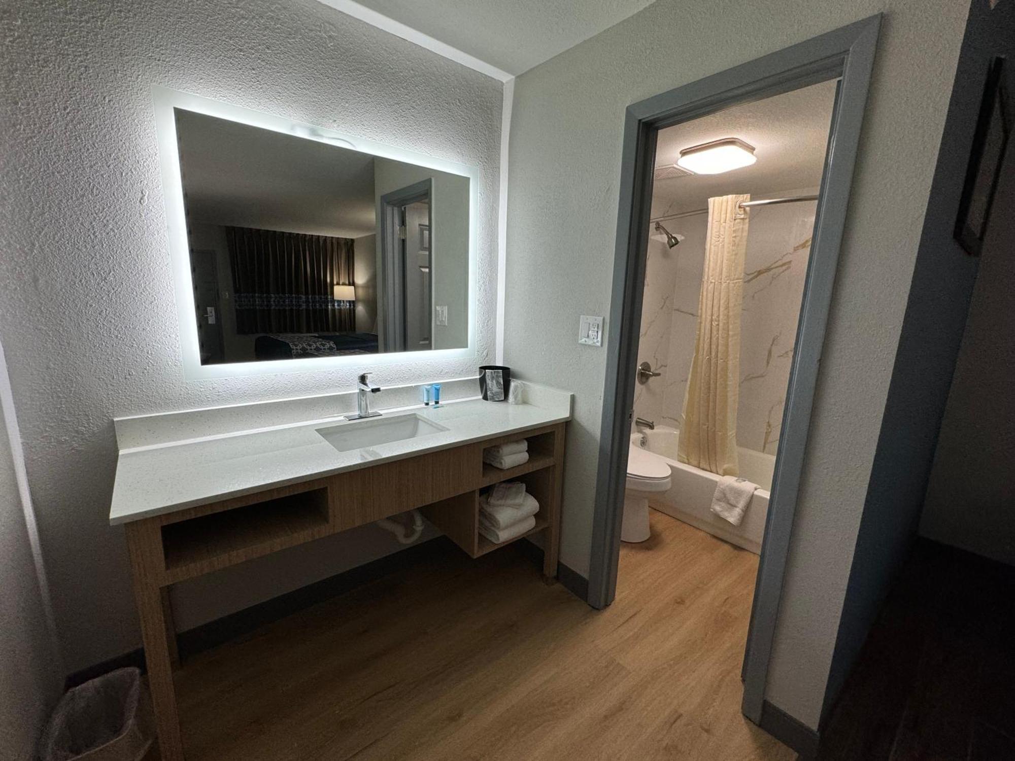 Travelodge By Wyndham Gainesville Esterno foto