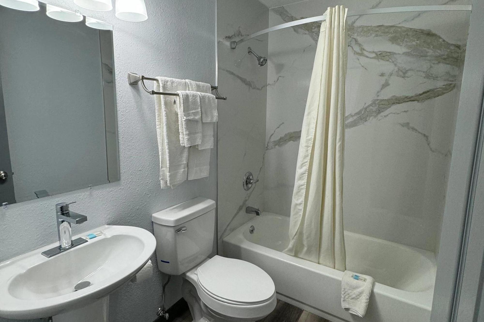 Travelodge By Wyndham Gainesville Esterno foto